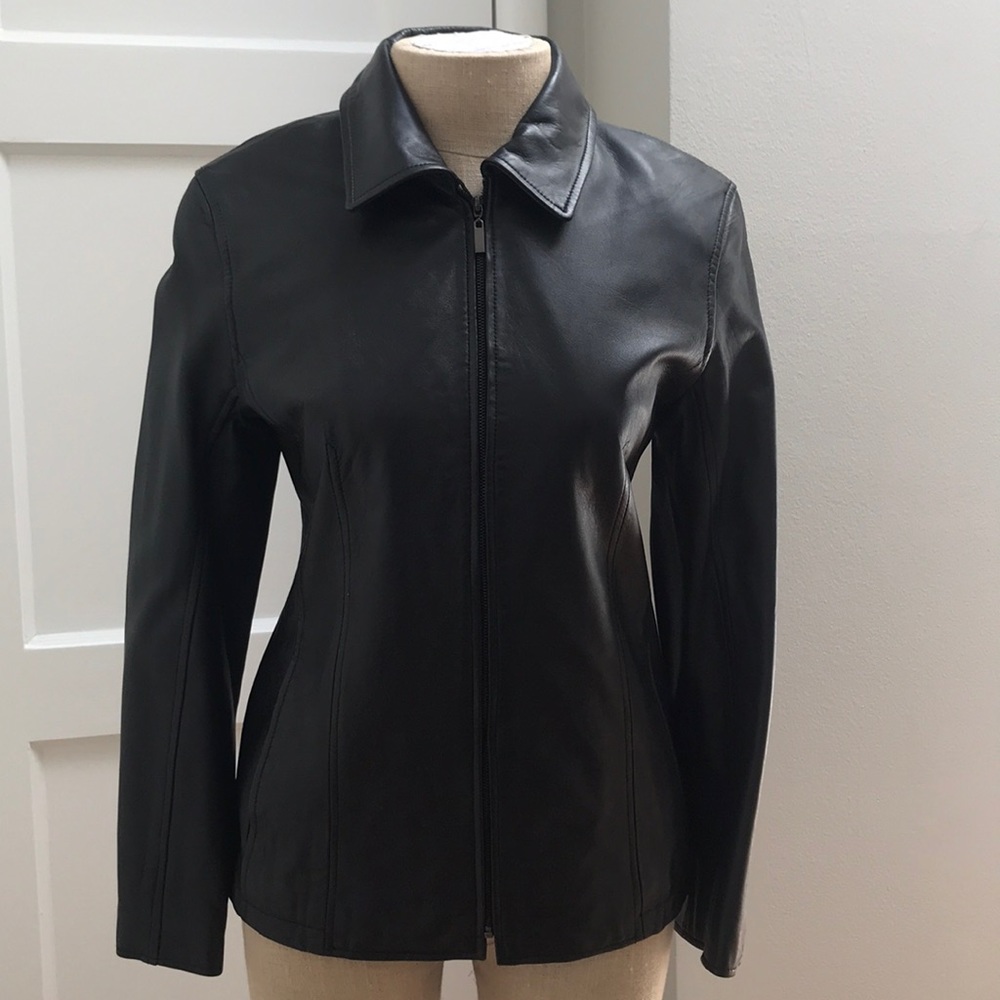 💯 Black Leather Zip Jacket